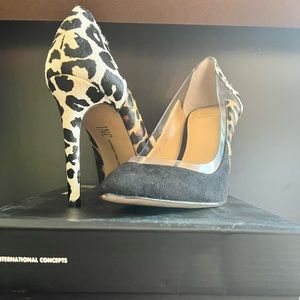 INC International Concepts Womens Khione Suede Pointed, Black/Leophard, Size 7